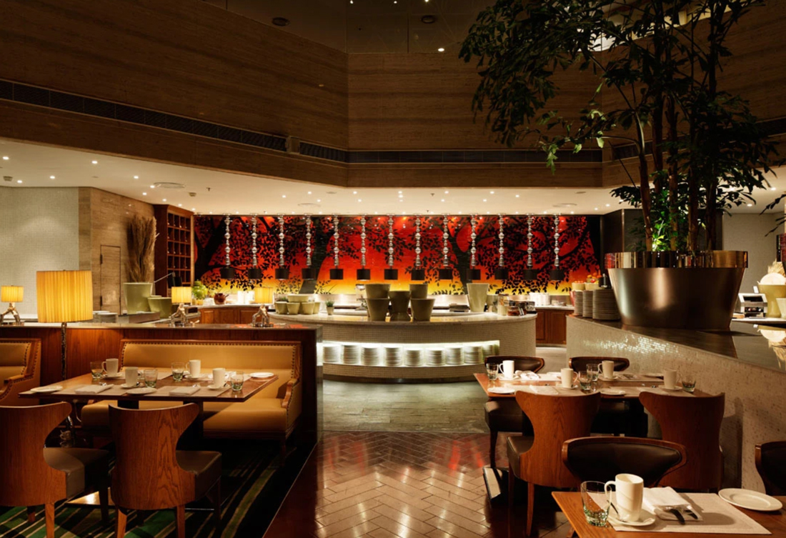 ヴィンテージハウスによるFFE例：中国上海の「Hilton Shanghai Atrium Cafe」