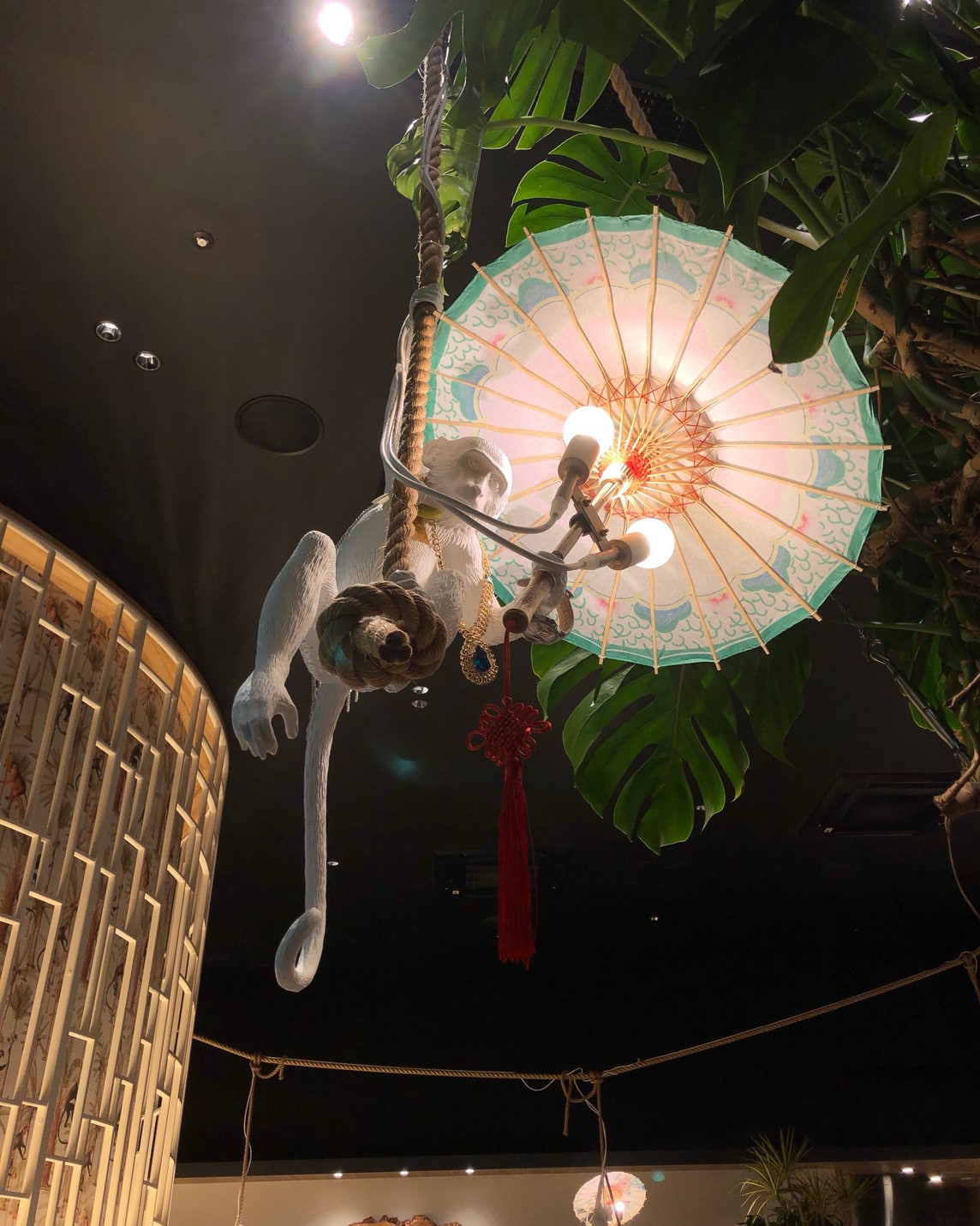 レオビール　看板　アジアン　タイ　ベトナム　電飾 Madam My modern thai vietnamese （マダム ミイ モダン